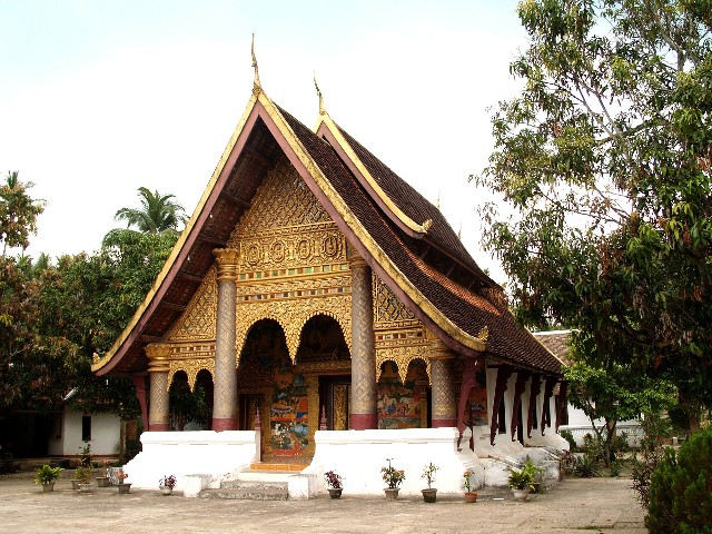 טיול ללאוס, לואנג פרבאנג, מקדש בודהיסטי